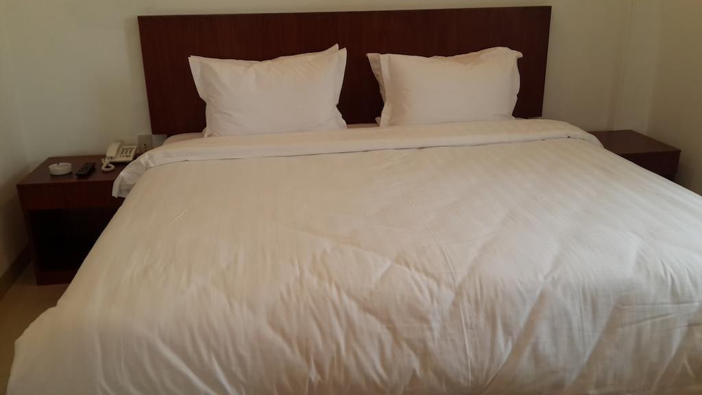 מדאן Kailani Inn חדר תמונה